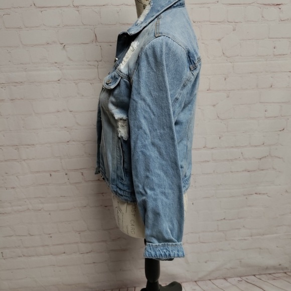 NWOT Love Tree Denim distressed jean jacket. Small. 727 - Picture 3 of 9